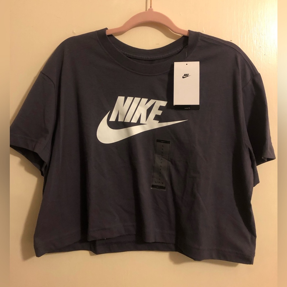 Nike cropped t-shirt